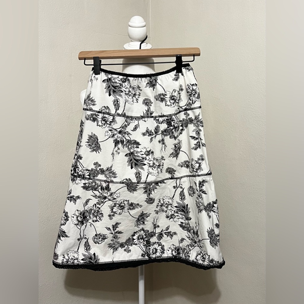 Studio Y Floral Black and White Fit & Flare Skirt